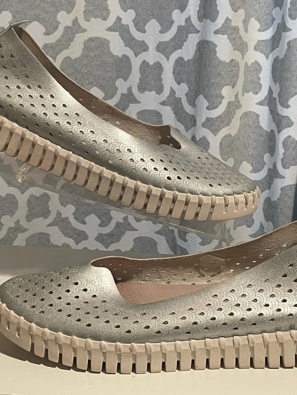 Ilse Jacobsen Women’s Metallic Silver Perforated Slip-On Flats EU 39 US 8.5-9